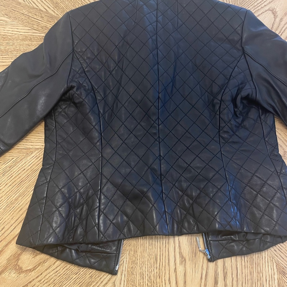 Quilted 100% Real Leather Black Women's Moto Jacket with Zip Pockets - Picture 2 of 6
